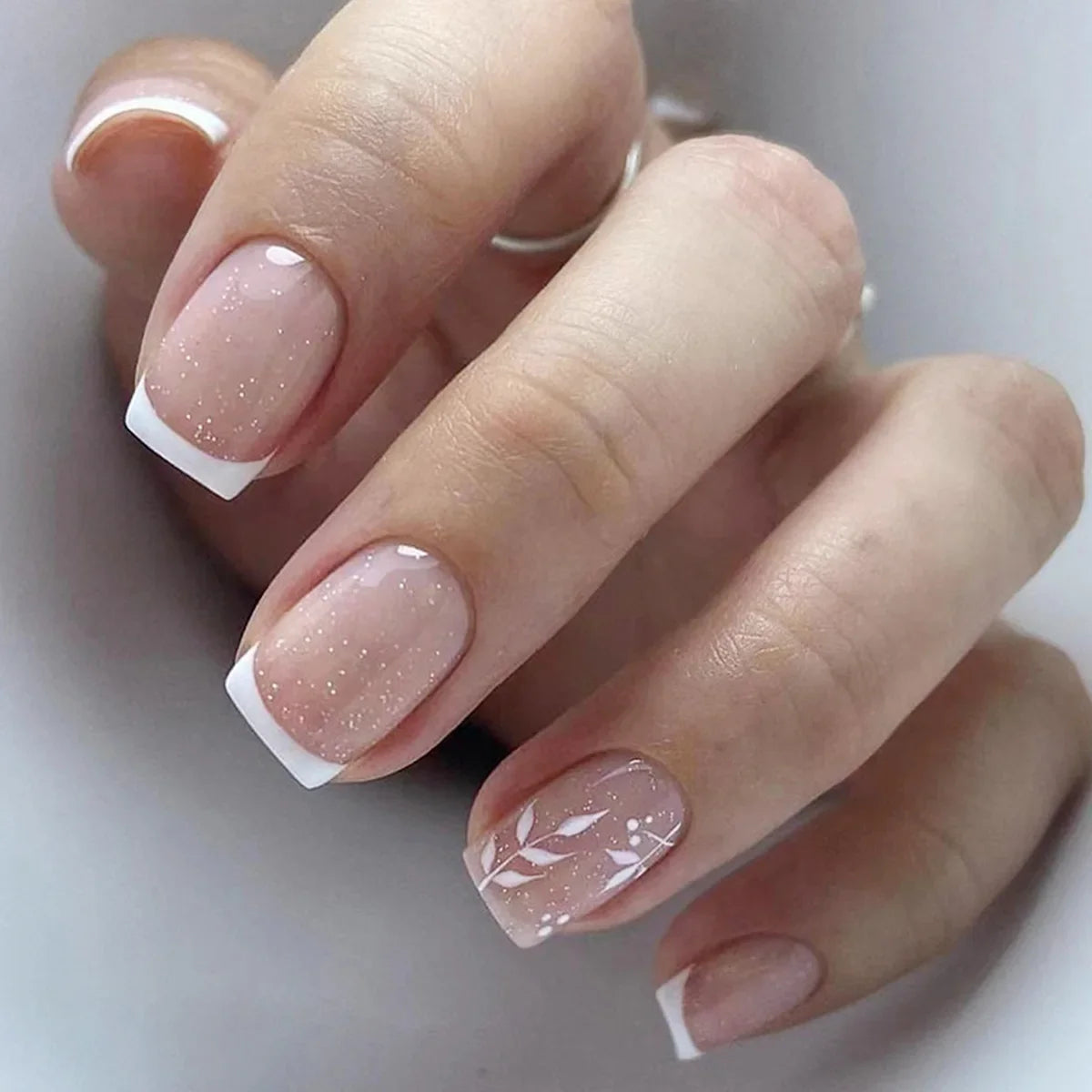 24pcs Short Square Press On Nails With Flower Design French Tip Fake Nails Spring Summer Full Cover False Nails For Women Girls