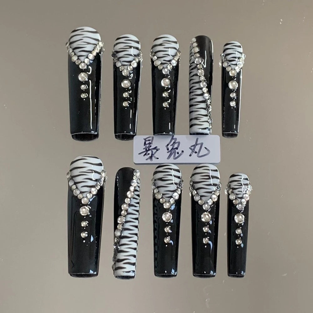 3D Punk Metal Gothic Press On Nail Art Hello Kitty Stiletto Black White Simple Camellia Design Rhinestone Nails Sticker Girls