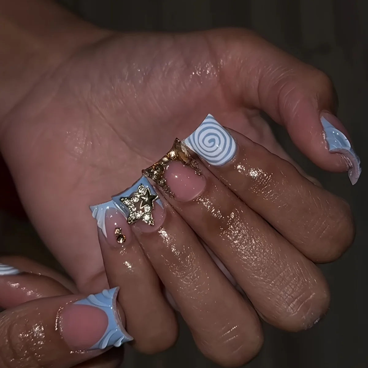 24pcs Short Duckbill False Nails Wearable Blue French Fake Nails Star Flash Rhinestones Decor Gradient y2k Nails Press On Nail